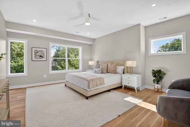 Building Photo - 5310 Cathedral Ave NW