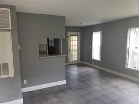 Building Photo - 8761 NW 39th St