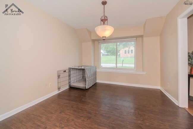 Building Photo - 4306 Briar Cliff Dr