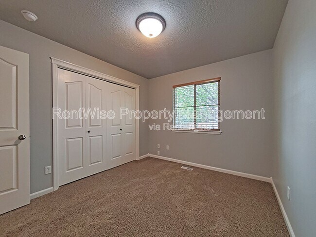 Building Photo - 575 W Elias St