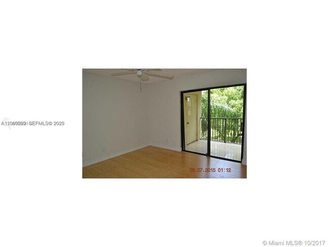 Building Photo - 620 S Park Rd