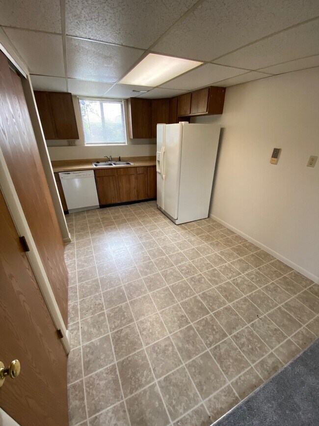 Building Photo - 813 Trustway Ct