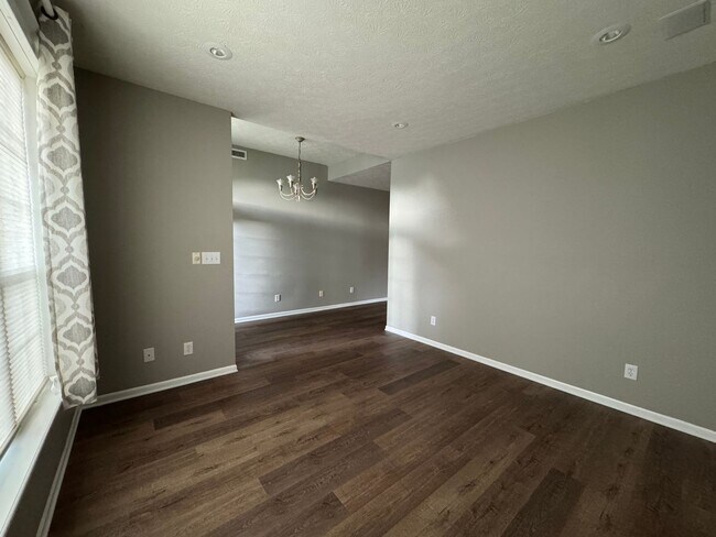 Building Photo - 13373 Grosbeak Ct