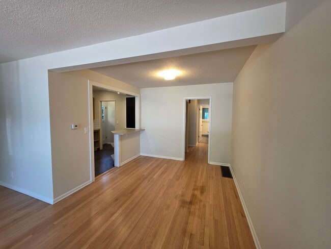 Building Photo - LOCATION! Immaculate 2 Bedroom Apartment S...