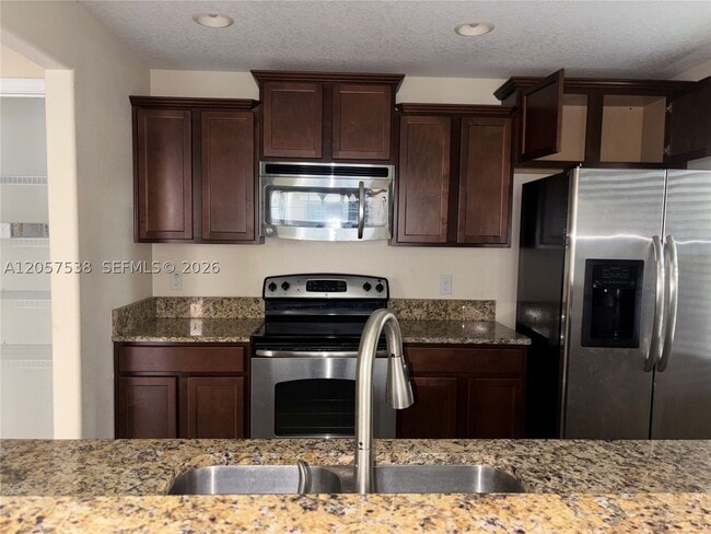 Building Photo - 332 Carina Cir