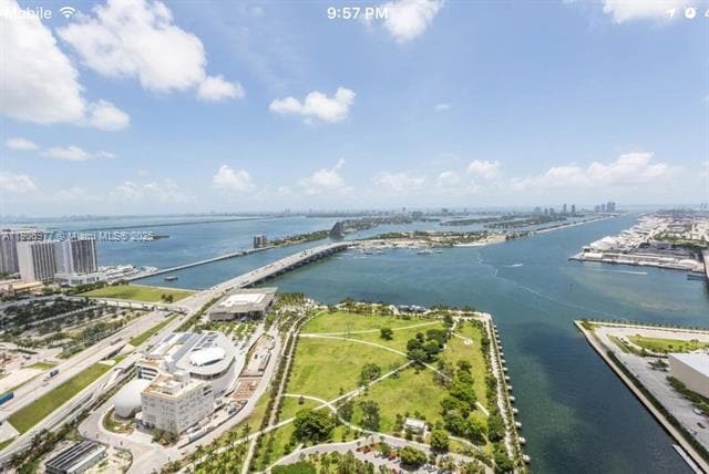 Building Photo - 900 Biscayne
