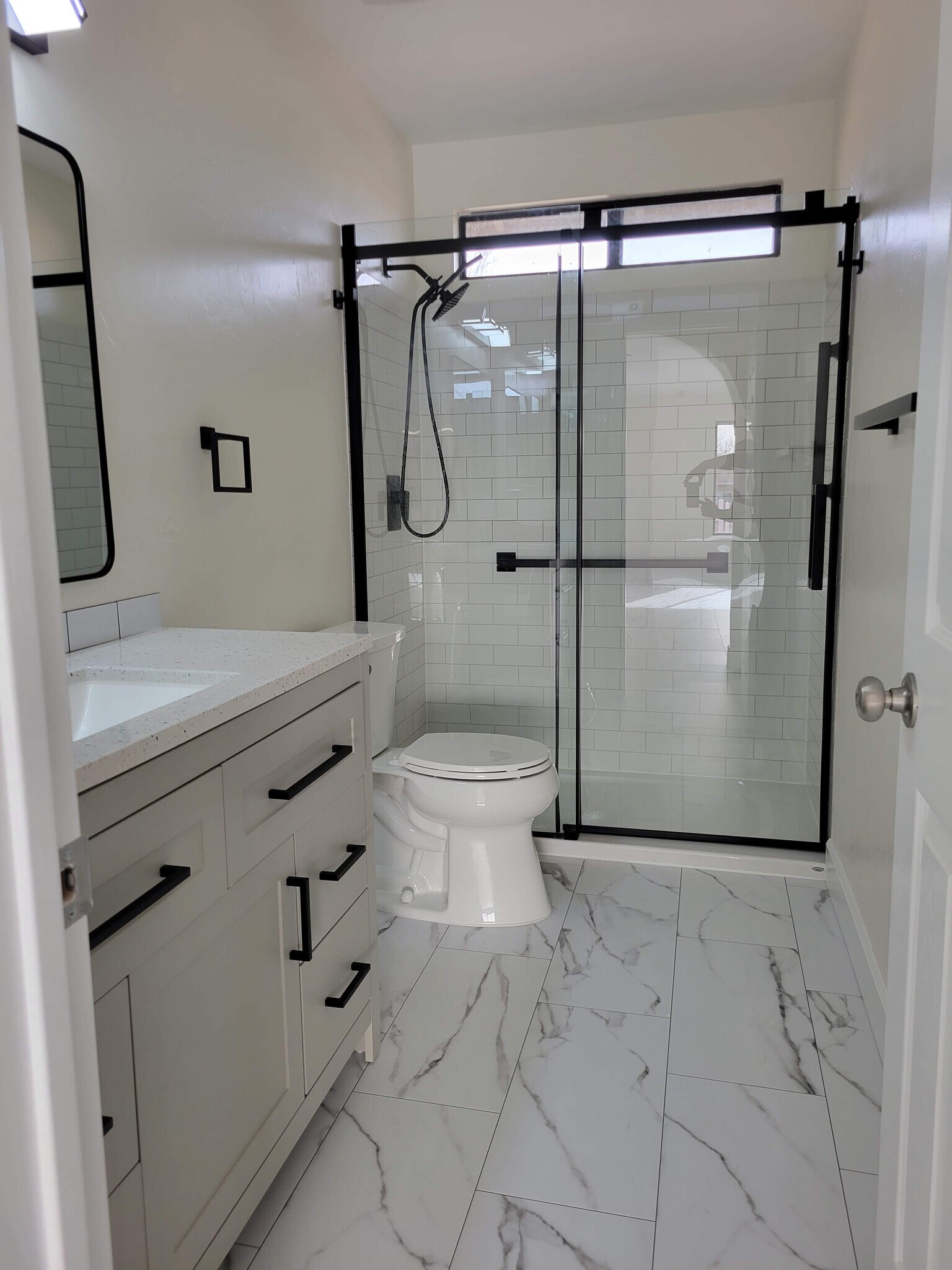 Building Photo - 8396 E Stevens Dr