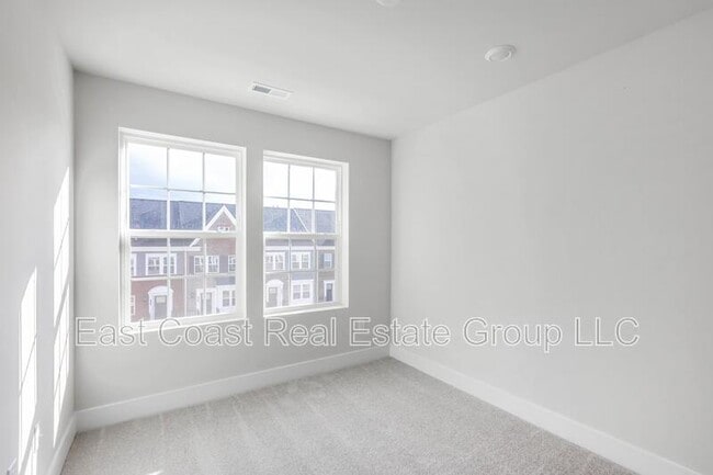 Building Photo - 2273 Marcy Dr