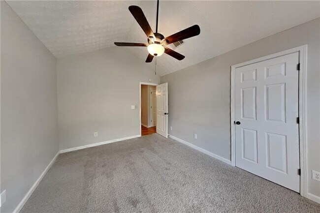 Building Photo - 1325 Cedar Oak Ln