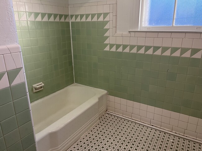 Hall bath - 6132 Canal Blvd