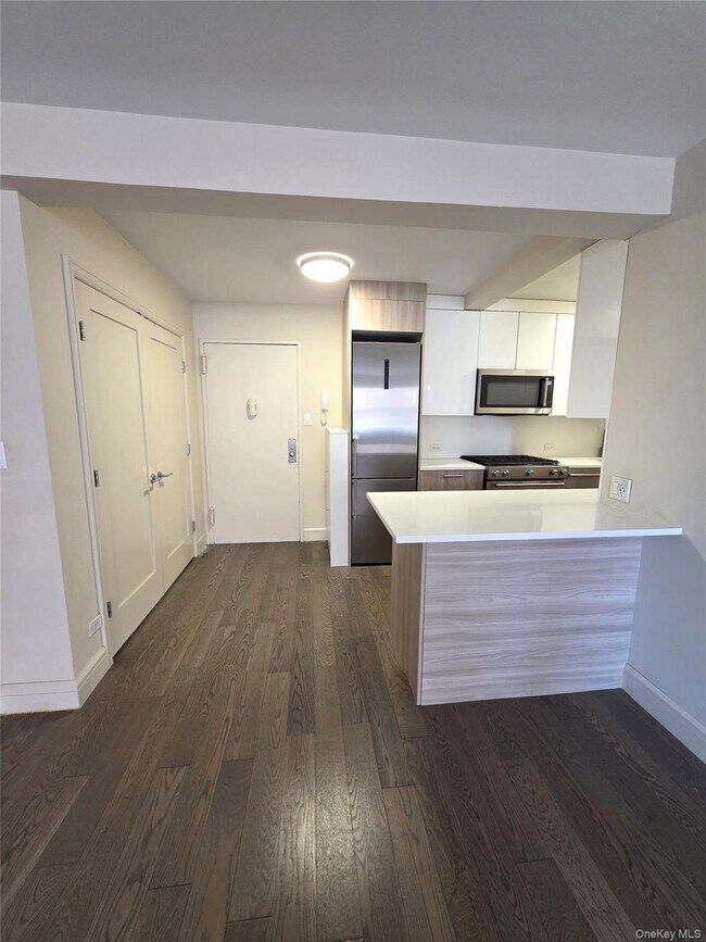 Building Photo - 107-40 Queens Blvd