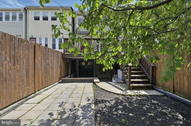 Building Photo - 2714 10th St NE