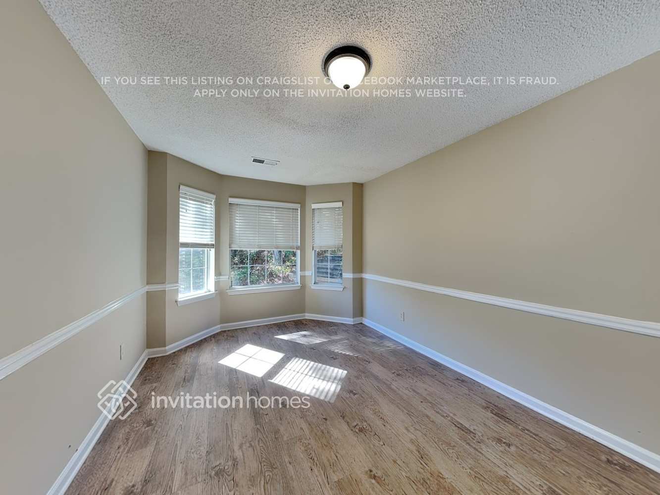 Building Photo - 3539 Riverview Club Dr
