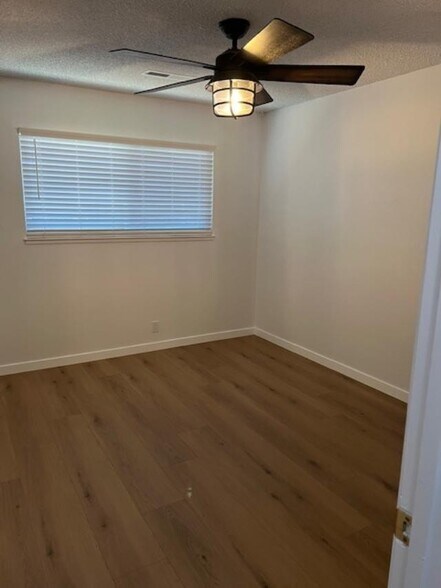 MASTER BEDROOM - 4632 Rishell Ct