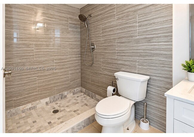Building Photo - 2600 S Ocean Dr