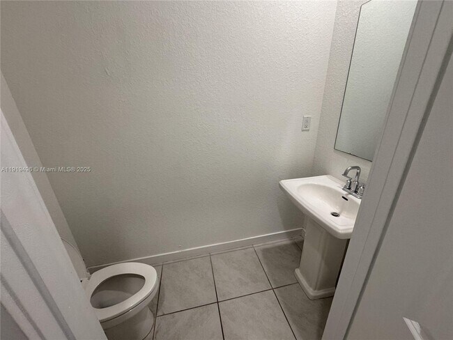 Building Photo - 1780 SE 9th Ave