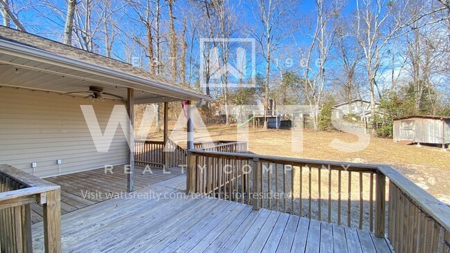 Building Photo - Great 4 Bedroom Split-Level Home in Heart of Hoover