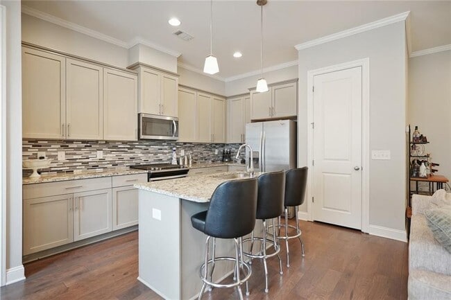 Building Photo - 901 Proctor Ranch Dr