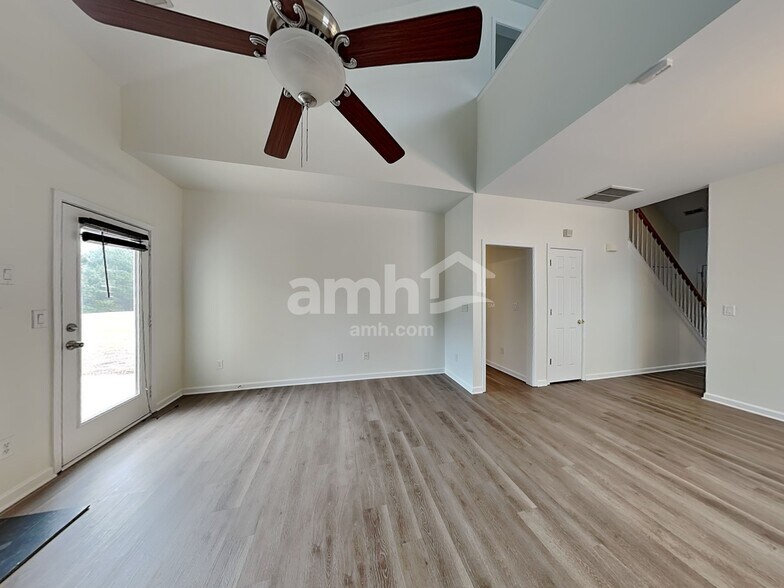 Building Photo - 2314 Lexington Ave