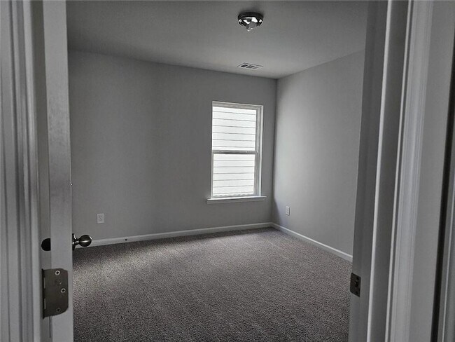 Building Photo - 116 Parkwood Dr