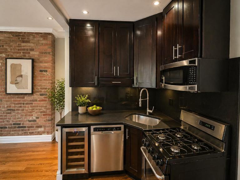 Building Photo - 250 Mott St