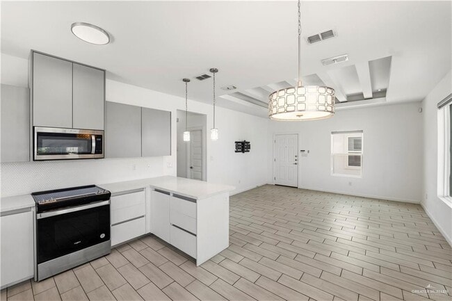 Building Photo - 12 W Marlin St