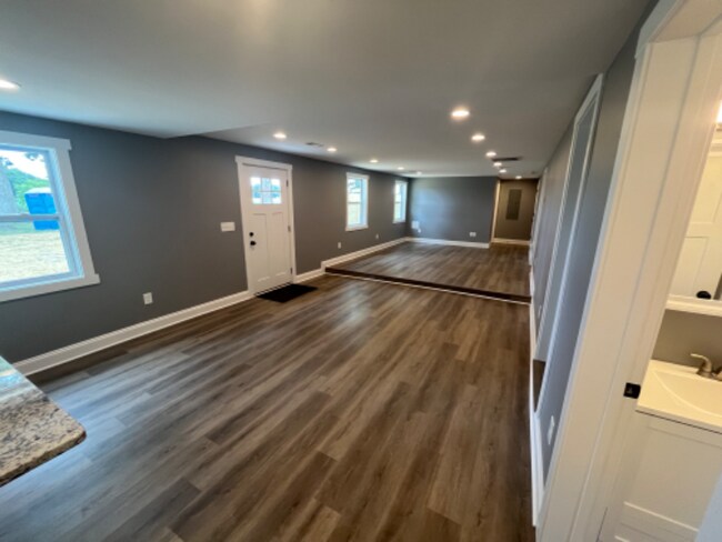 Building Photo - 2442 Old Harrisburg Rd