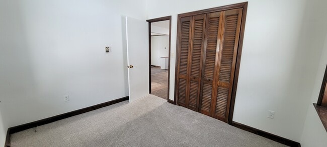 Building Photo - 7007 Edgemont Rd