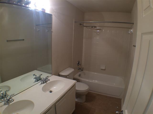 Building Photo - 2509 Nueces Cove