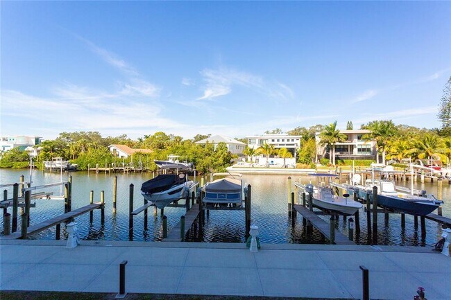 Building Photo - 1709 N Tamiami Trl