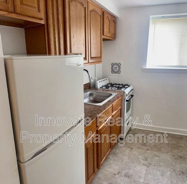 Building Photo - 7613 Whitaker Ave
