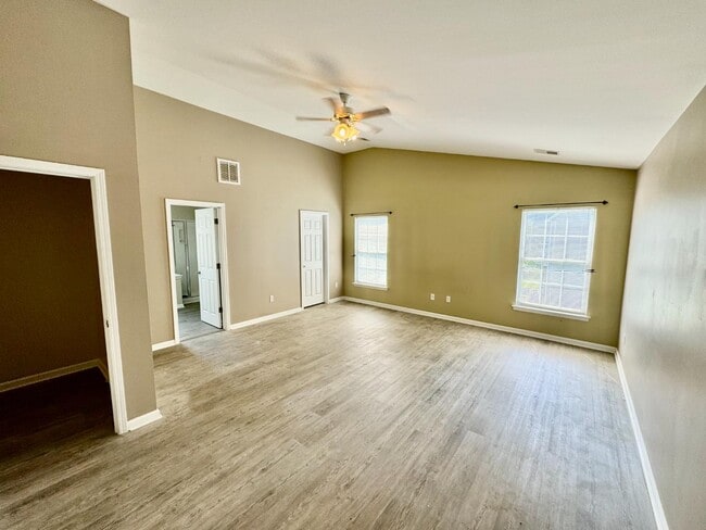 Building Photo - 9 Stonefield Ln