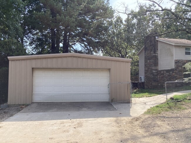 Building Photo - 10722 Revis Hill Rd