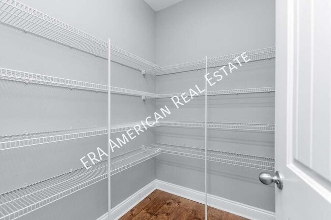 Building Photo - 2269 Tom St