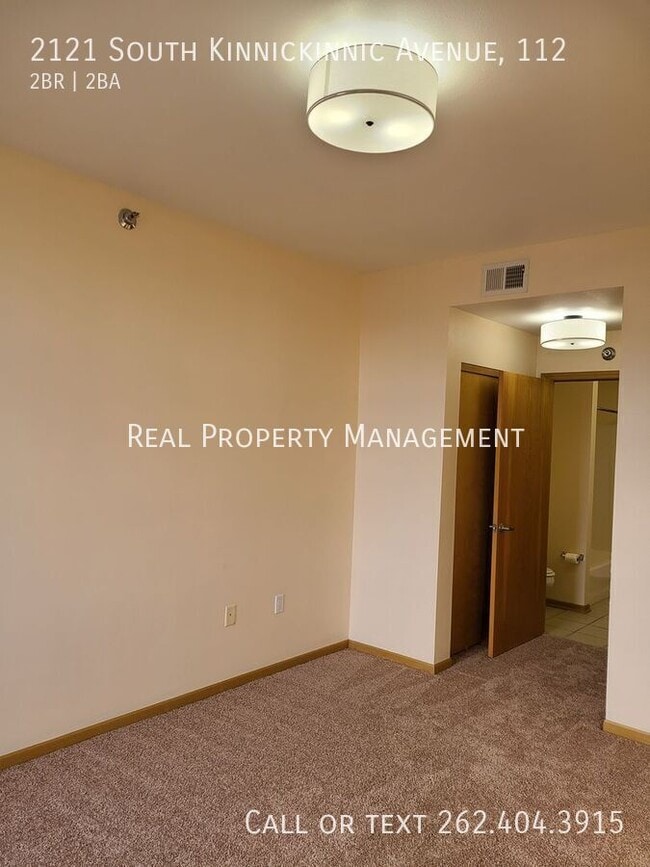 Building Photo - 2121 S Kinnickinnic Ave