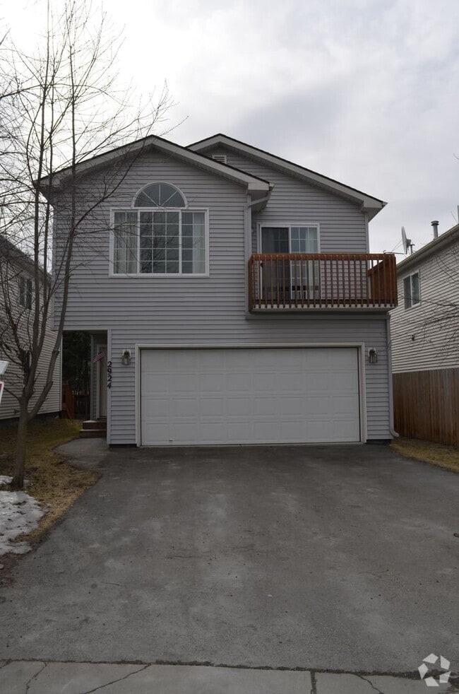 Building Photo - 3 bedroom home conveniently located