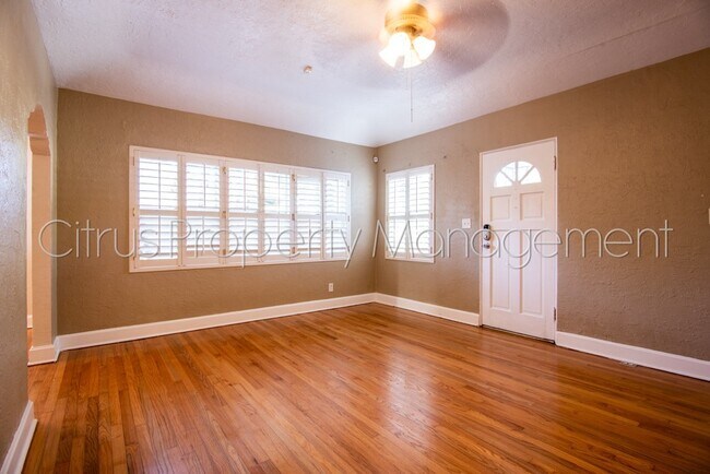 Building Photo - Cute 3/3 Home Near Sodo