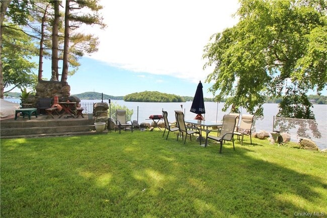 Building Photo - 598 N Lake Blvd