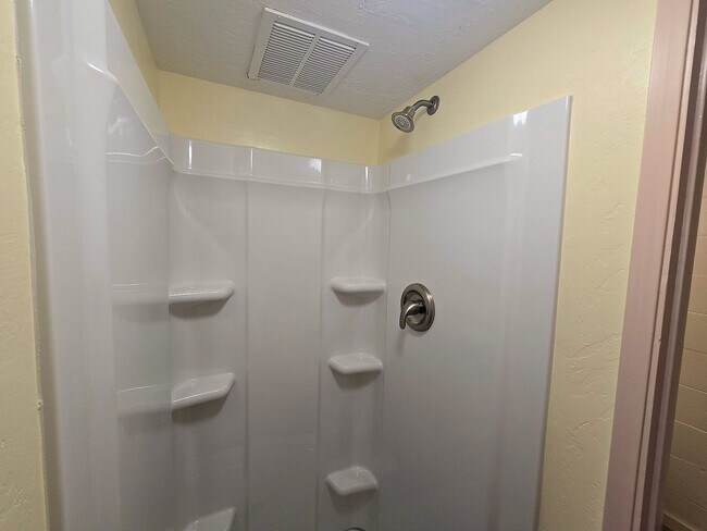 Building Photo - Newly Remodeled Harbor Lights 2 Bedroom