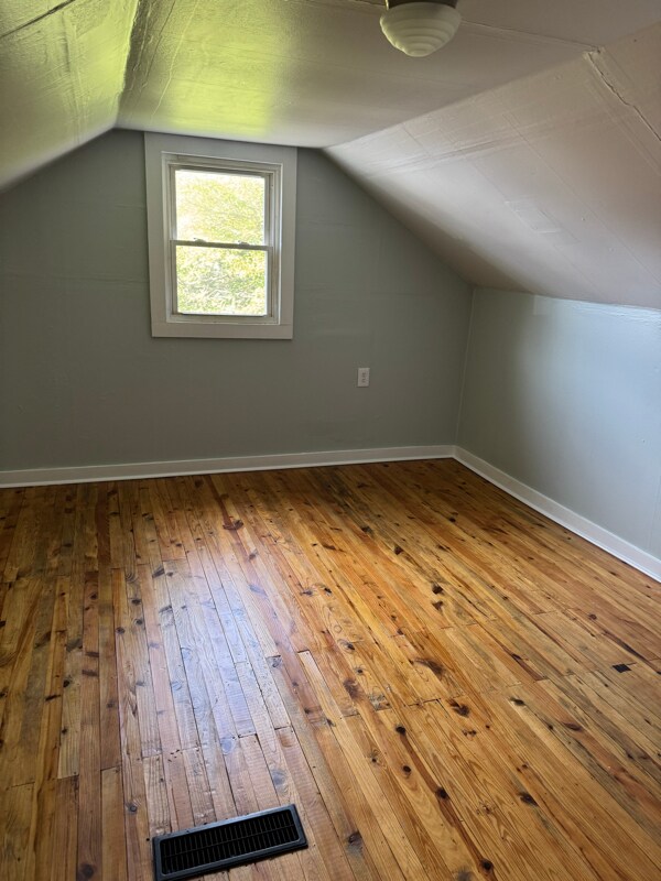 Building Photo - 115 Marshall St