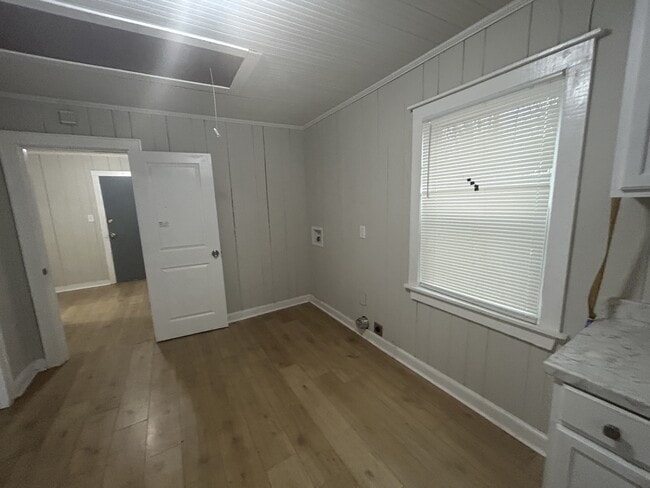 Building Photo - 3576 Fuller Rd