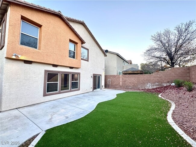 Building Photo - 11612 W Aruba Beach Ave