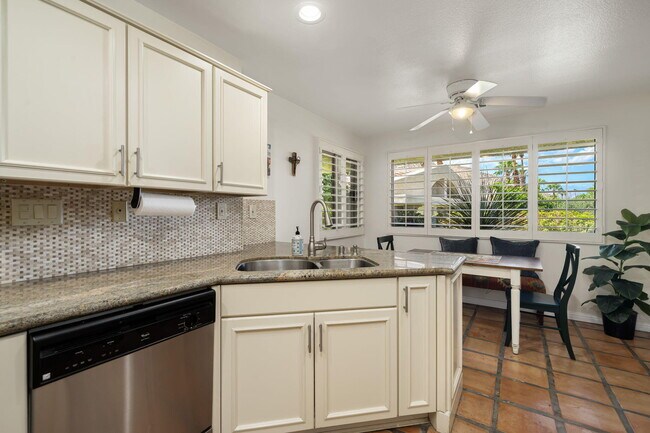 Building Photo - 78560 Arapahoe Dr