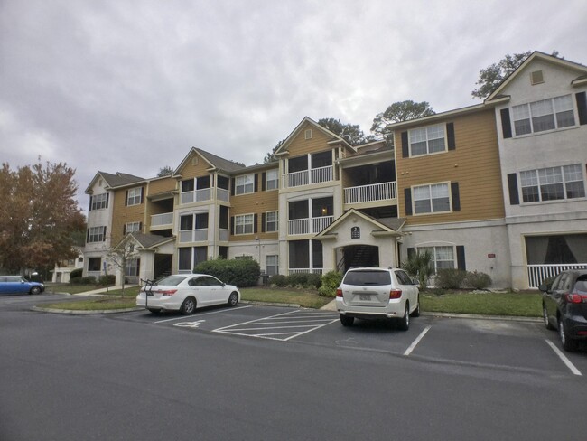 Building Photo - Coming Soon: One Bedroom Condo on Whitemar...