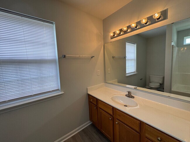 Building Photo - Longs - 4 Bedroom / 2.5 Bathroom Home