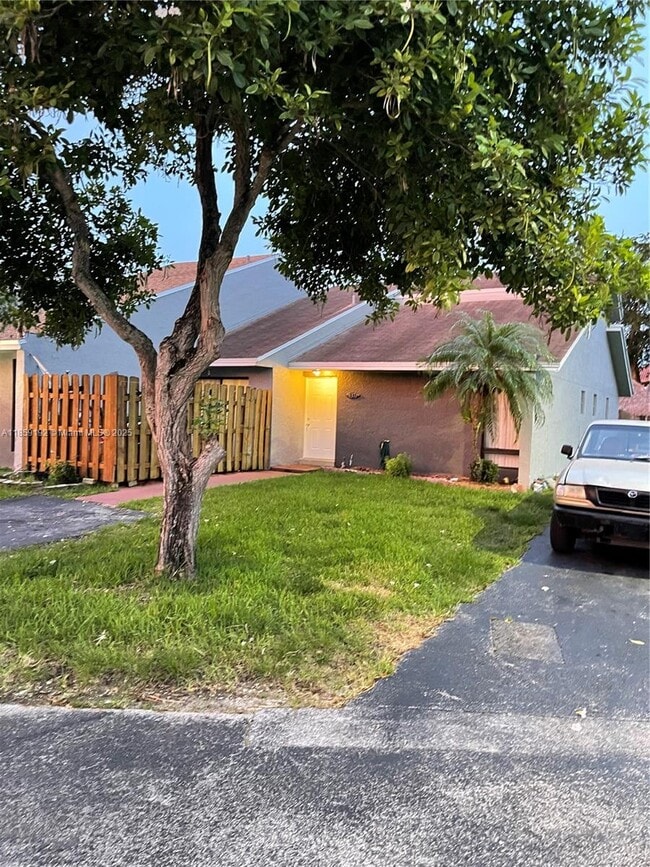 Primary Photo - 8371 SW 148th Pl