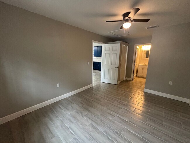 Building Photo - Newly renovated, WOW this will rent quick!