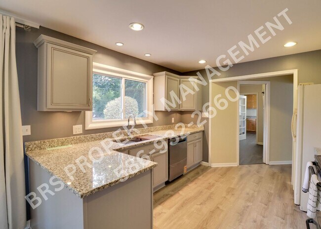 Building Photo - Newly Renovated 3-Bedroom Home for Rent – West Bloomfield, MI