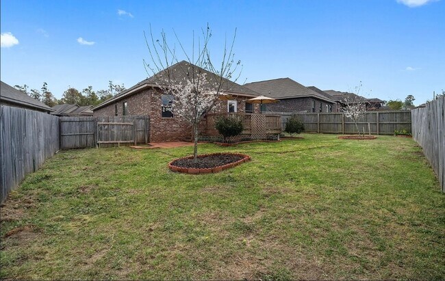 Building Photo - 2492 Bentridge Dr W