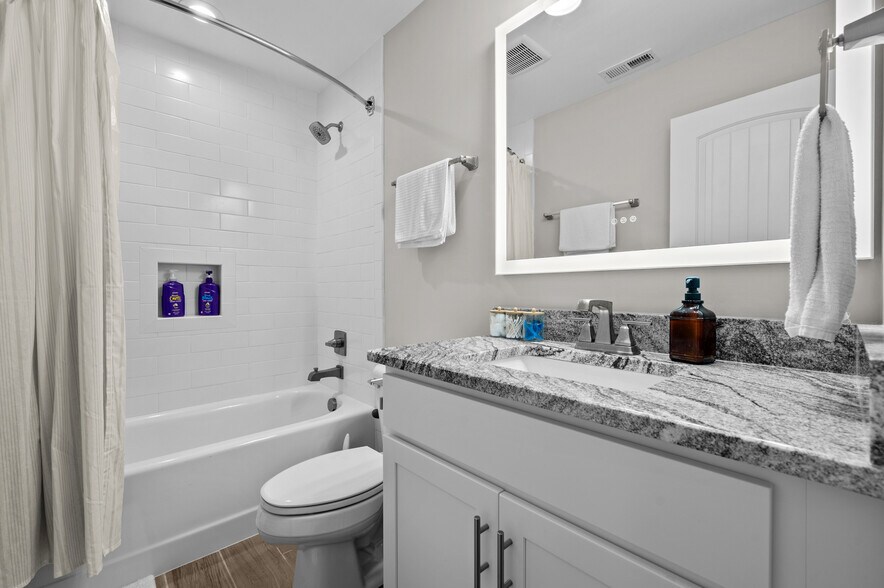 Building Photo - 1136 Secretariat Dr